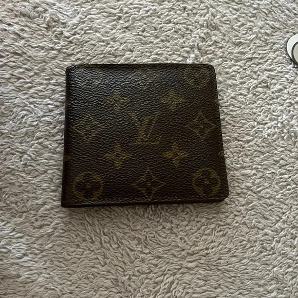 Louis Vutton Bifold Mens Wallet - Picture 1 of 6